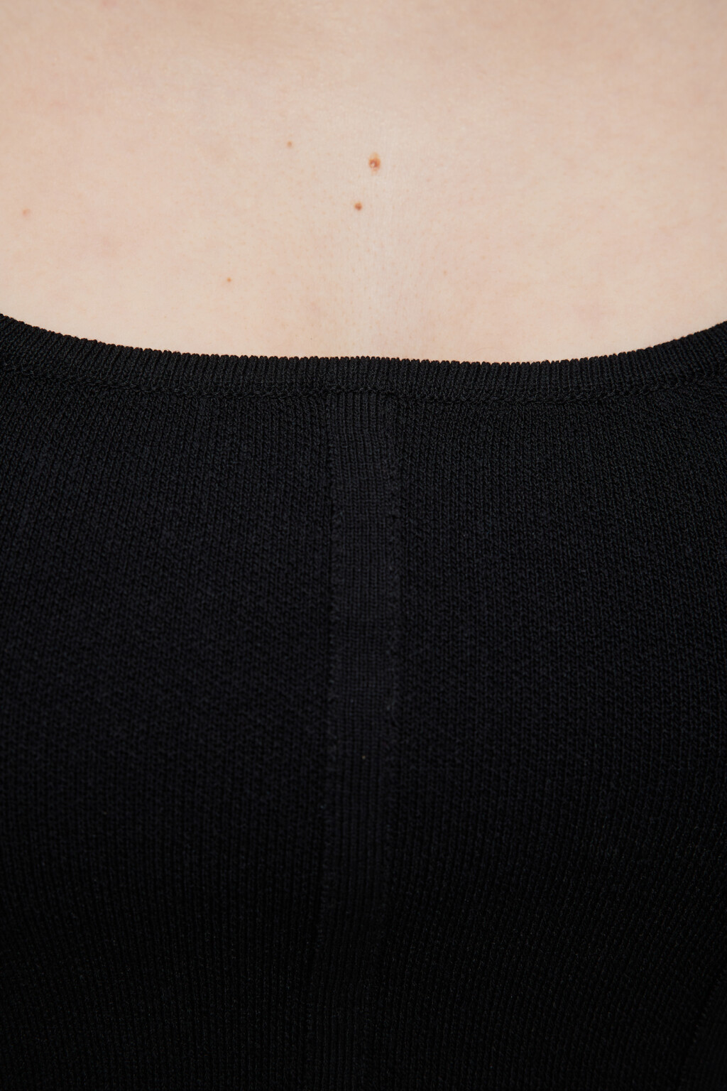 Топ-майка вискозный тонкой вязки на широких бретелях - цвет черный - 7