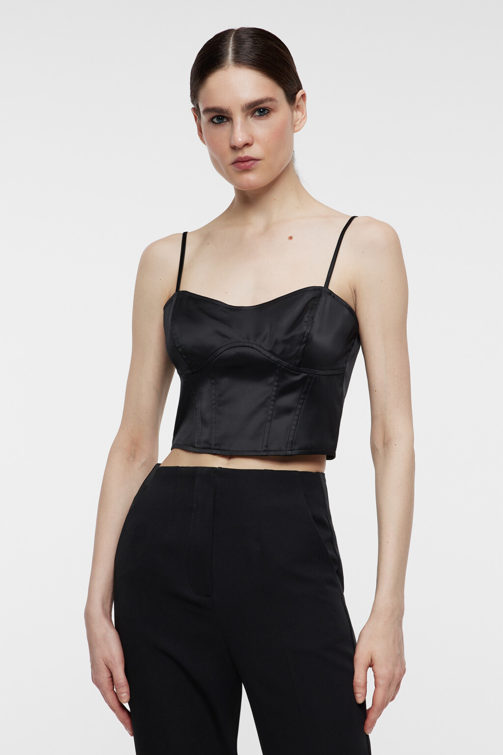 Топ-корсет атласный облегающий с фигурным вырезом - цвет черный - 1