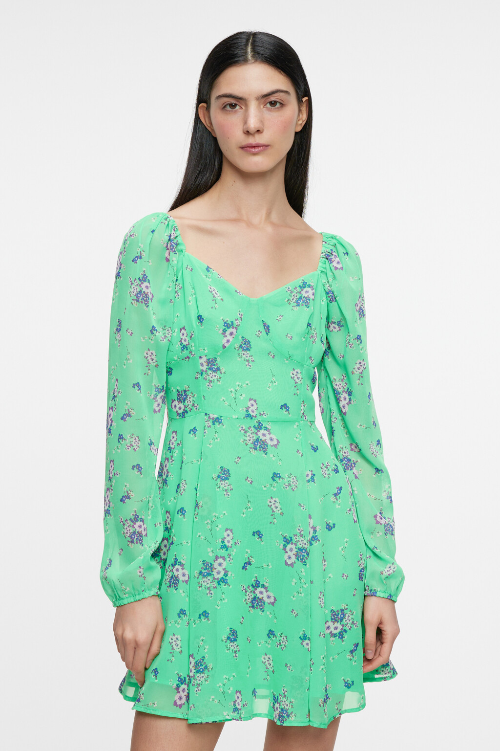 Платье мини приталенное шифоновое с фигурным вырезом - цвет зеленый - 1