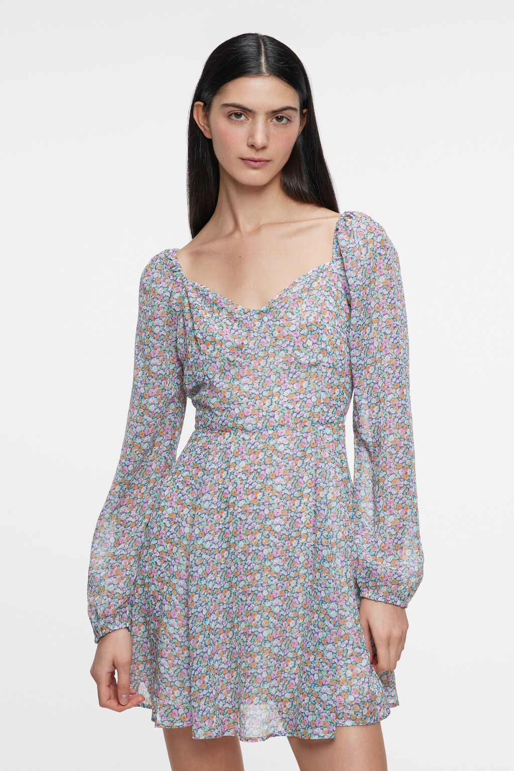 Платье мини приталенное шифоновое с фигурным вырезом - цвет мультиколор - 1