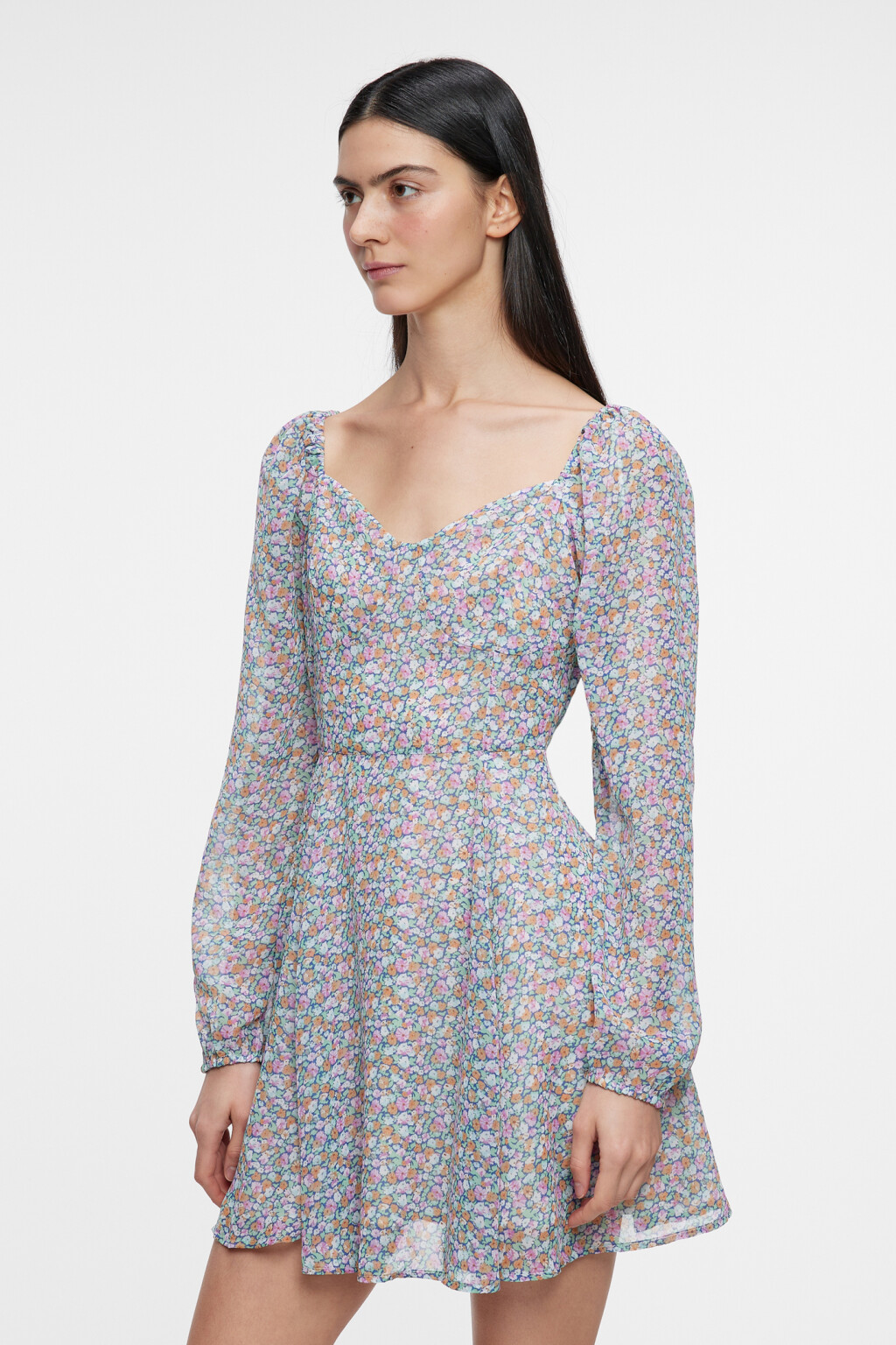 Платье мини приталенное шифоновое с фигурным вырезом - цвет мультиколор - 2