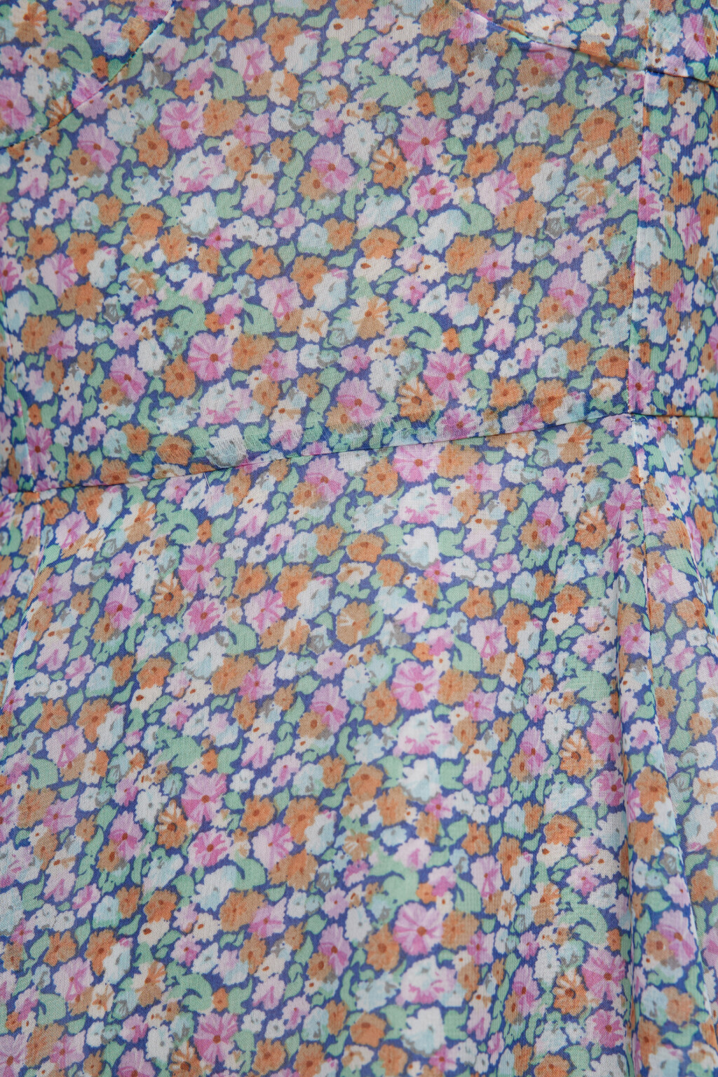 Платье мини приталенное шифоновое с фигурным вырезом - цвет мультиколор - 6