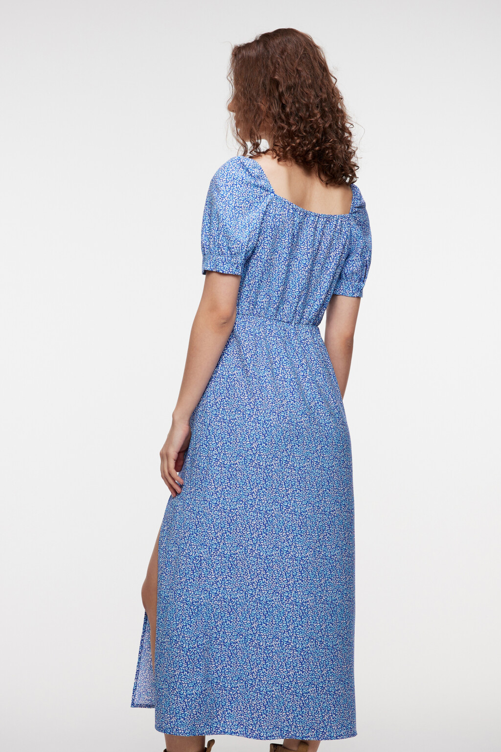 Платье миди приталенное с фигурным вырезом - цвет голубой - 3