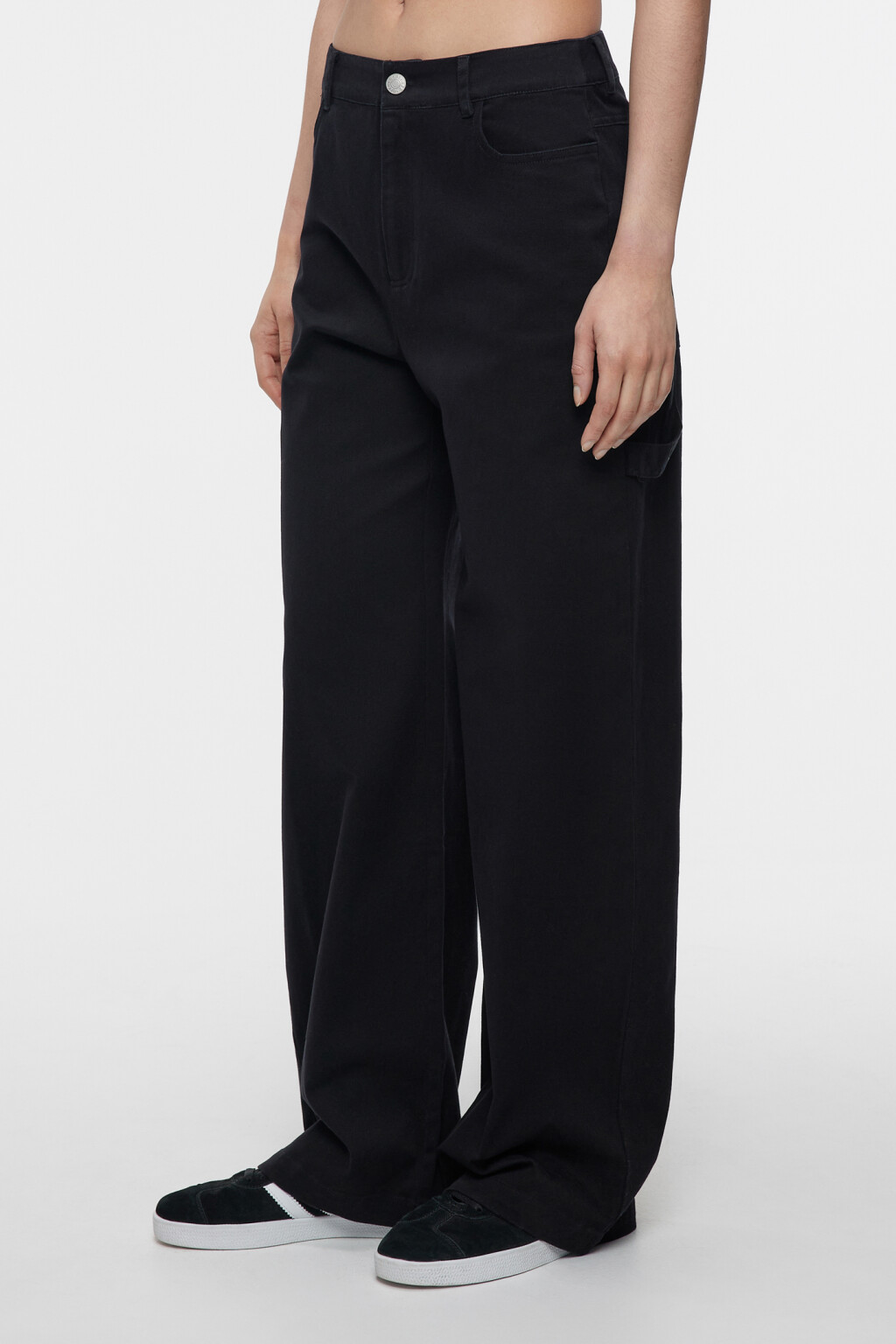 Брюки карго широкие костюмные со средней посадкой - цвет черный - 2