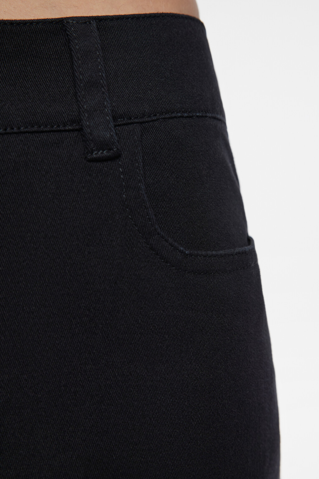 Брюки карго широкие костюмные со средней посадкой - цвет черный - 5