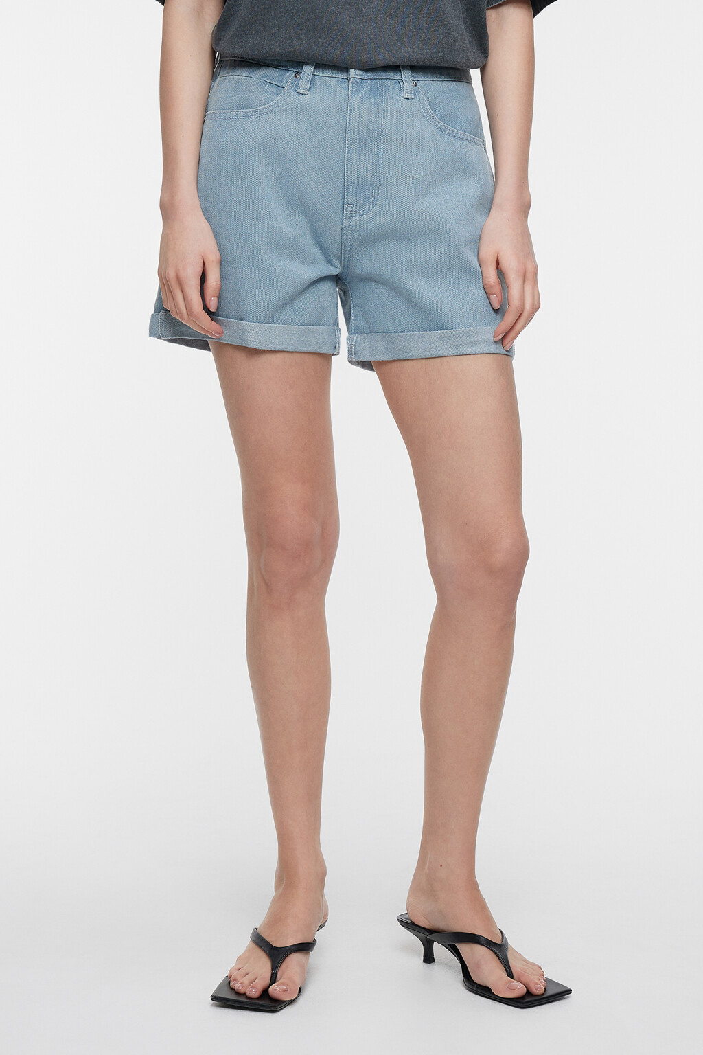 Шорты мини джинсовые с высокой посадкой и подворотами - цвет голубой - 1
