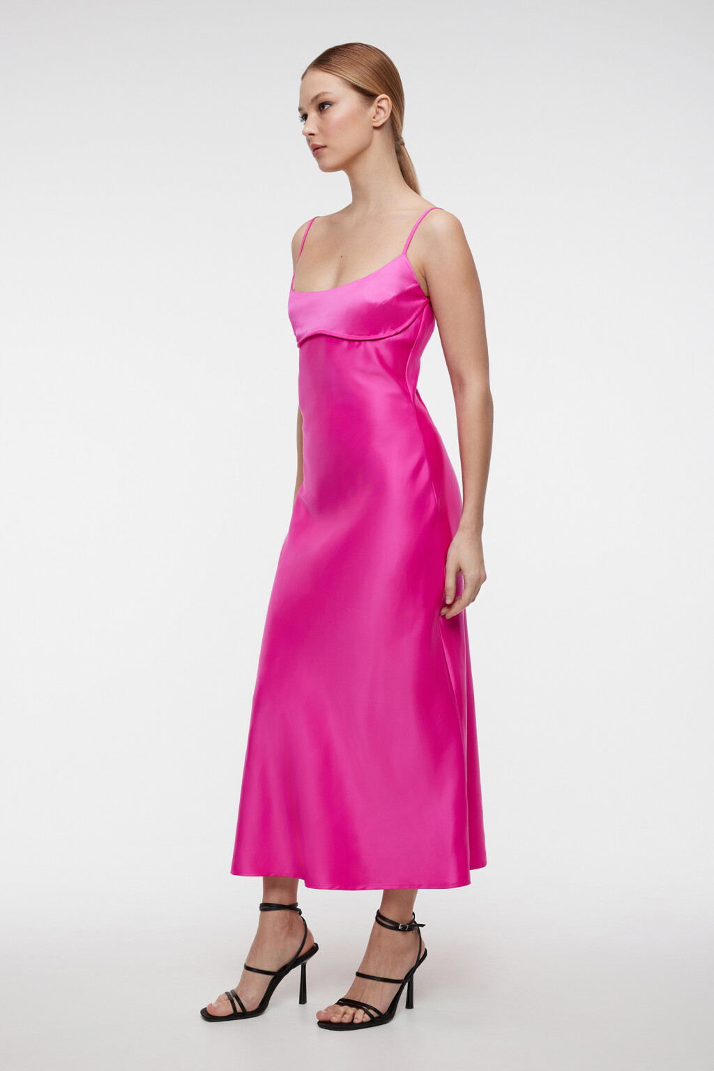 Платье-комбинация миди атласное на тонких бретельках - цвет розовый - 2