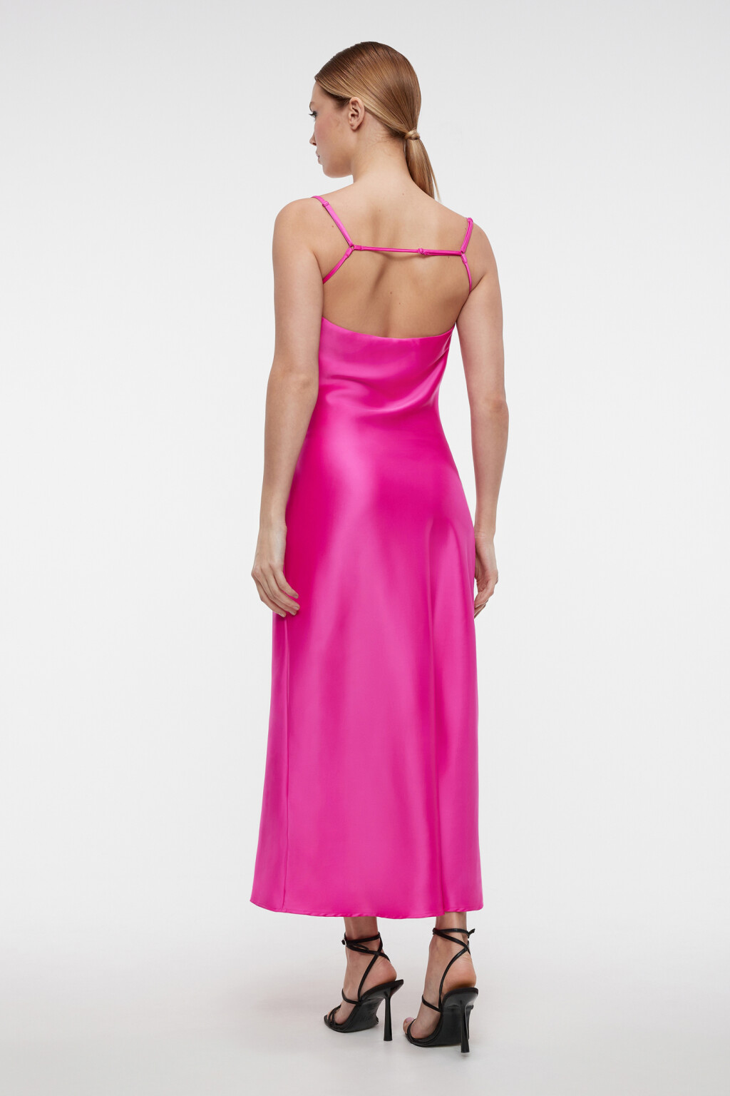 Платье-комбинация миди атласное на тонких бретельках - цвет розовый - 3