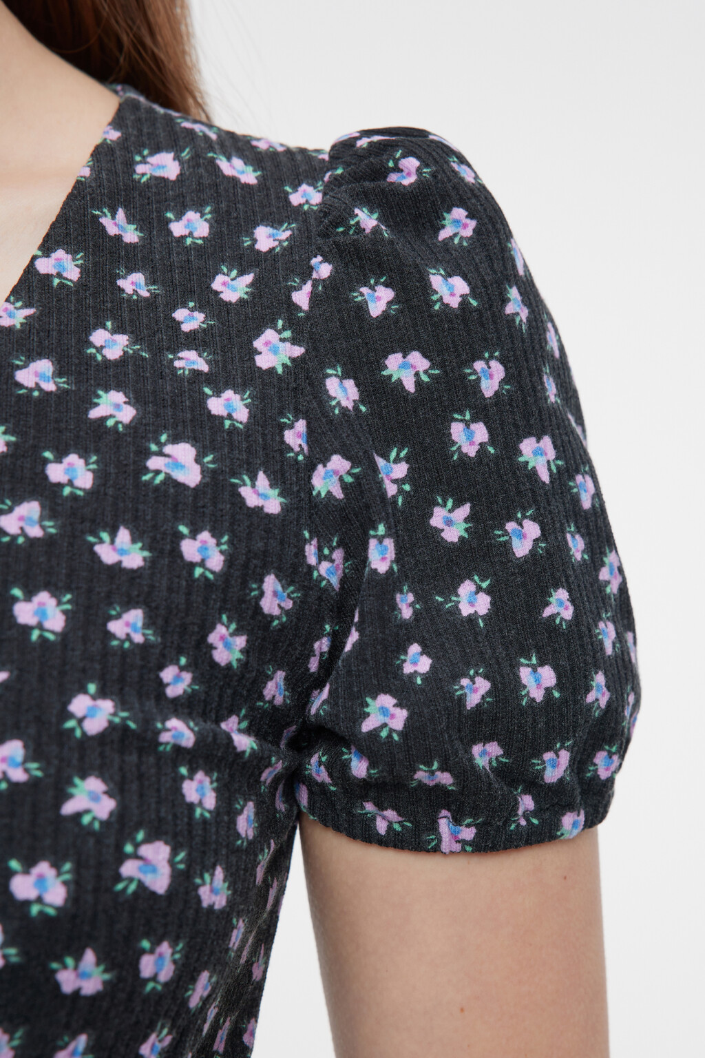 Платье мини приталенное с вырезом и шнуровкой на спине - цвет черный - 5