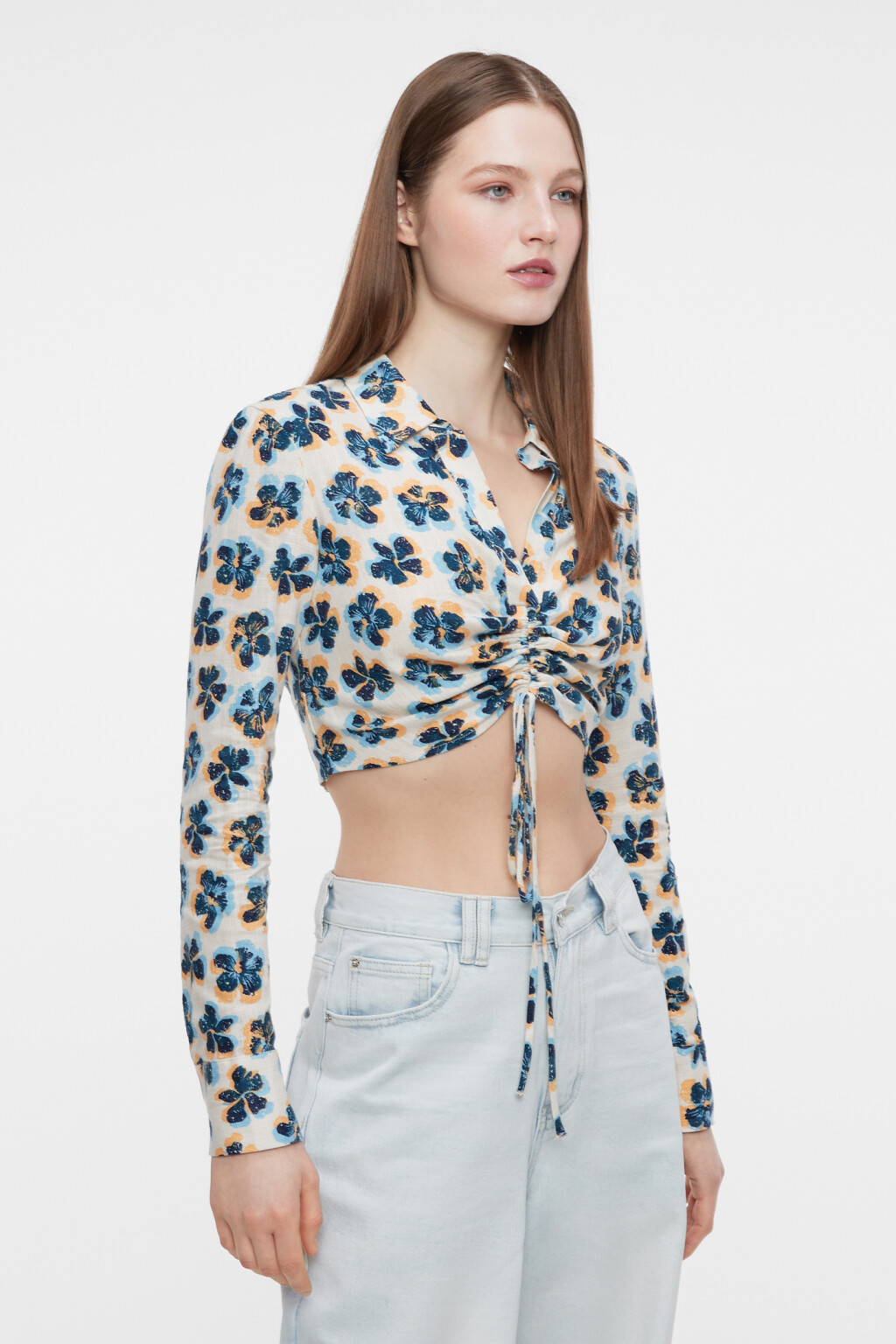 Блузка-рубашка льняная укороченная с драпировкой - цвет мультиколор - 2