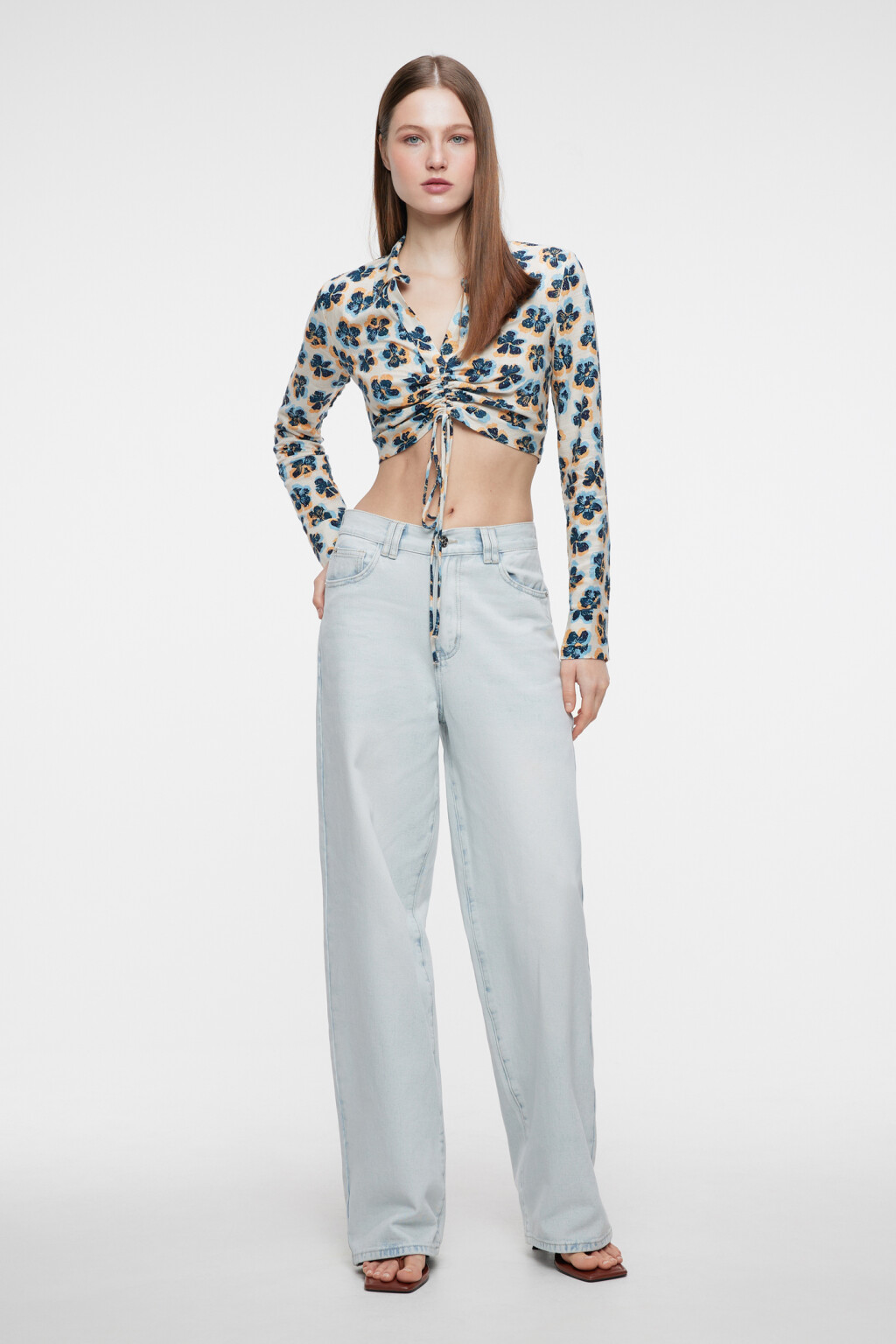 Блузка-рубашка льняная укороченная с драпировкой - цвет мультиколор - 4