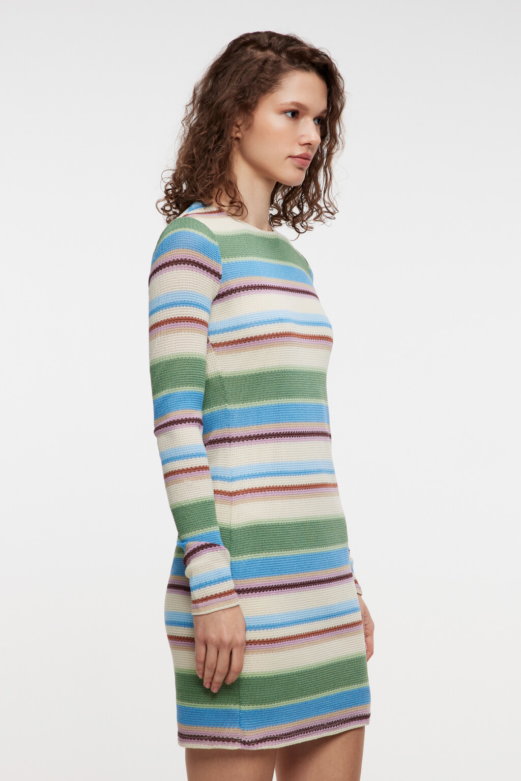 Платье мини вязаное облегающее в полоску - цвет мультиколор - 3
