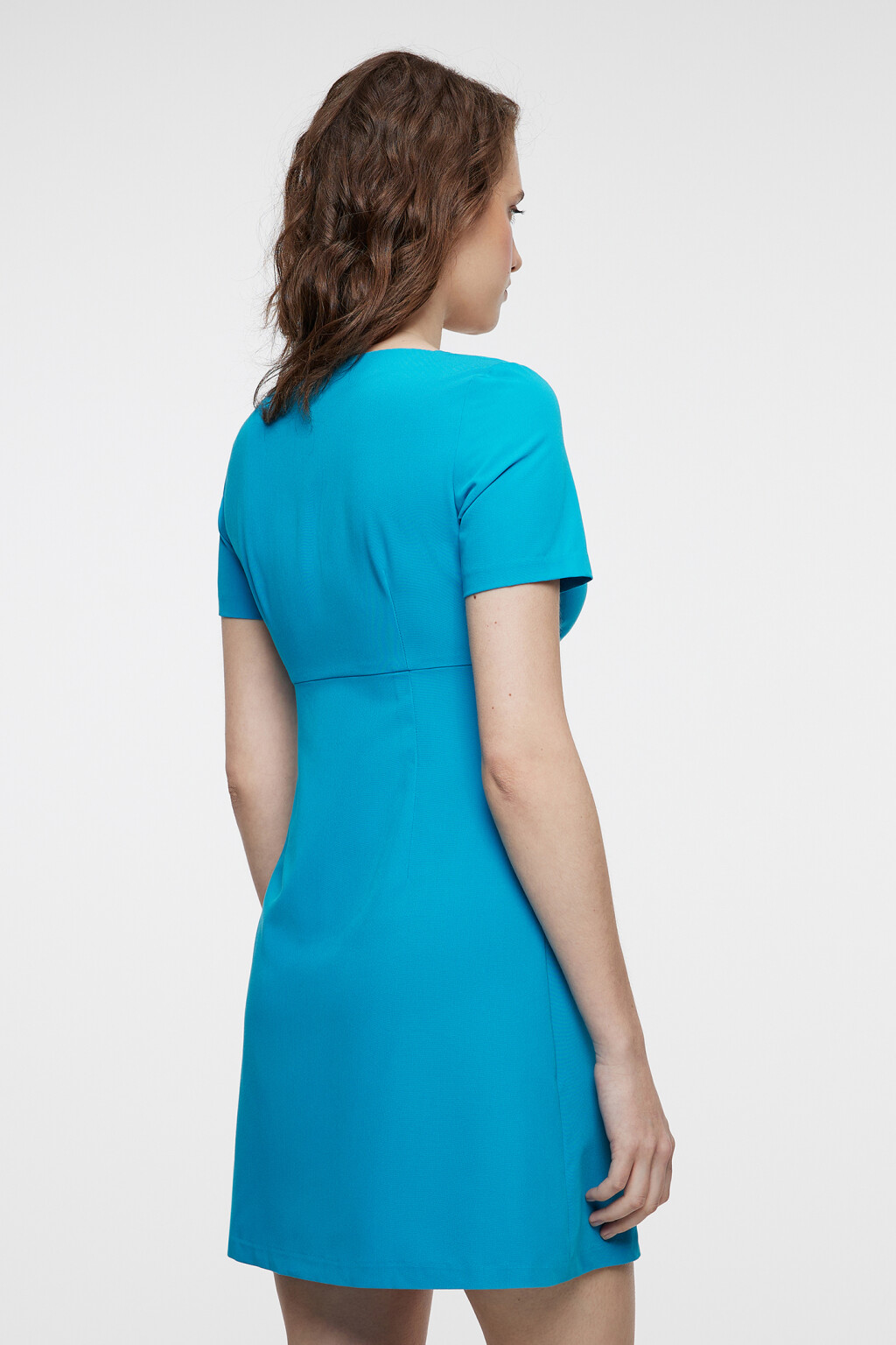 Платье мини приталенное с разрезом на бедре - цвет голубой - 3