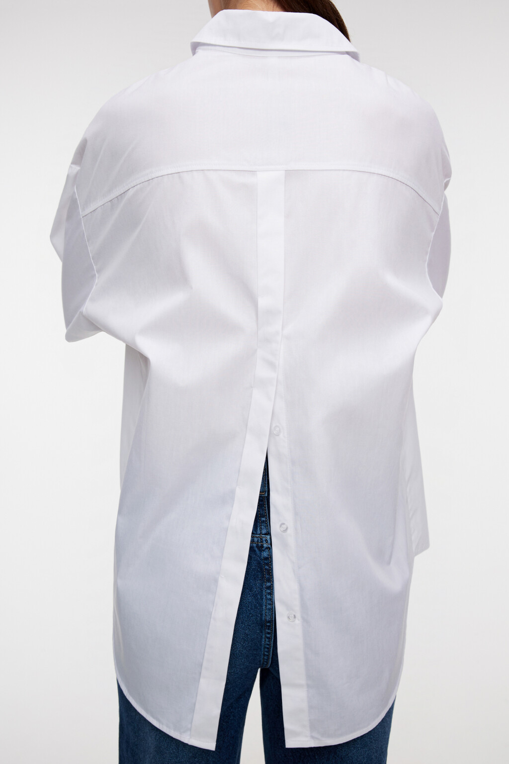 Рубашка oversize хлопковая с разрезом на спине - цвет белый - 6