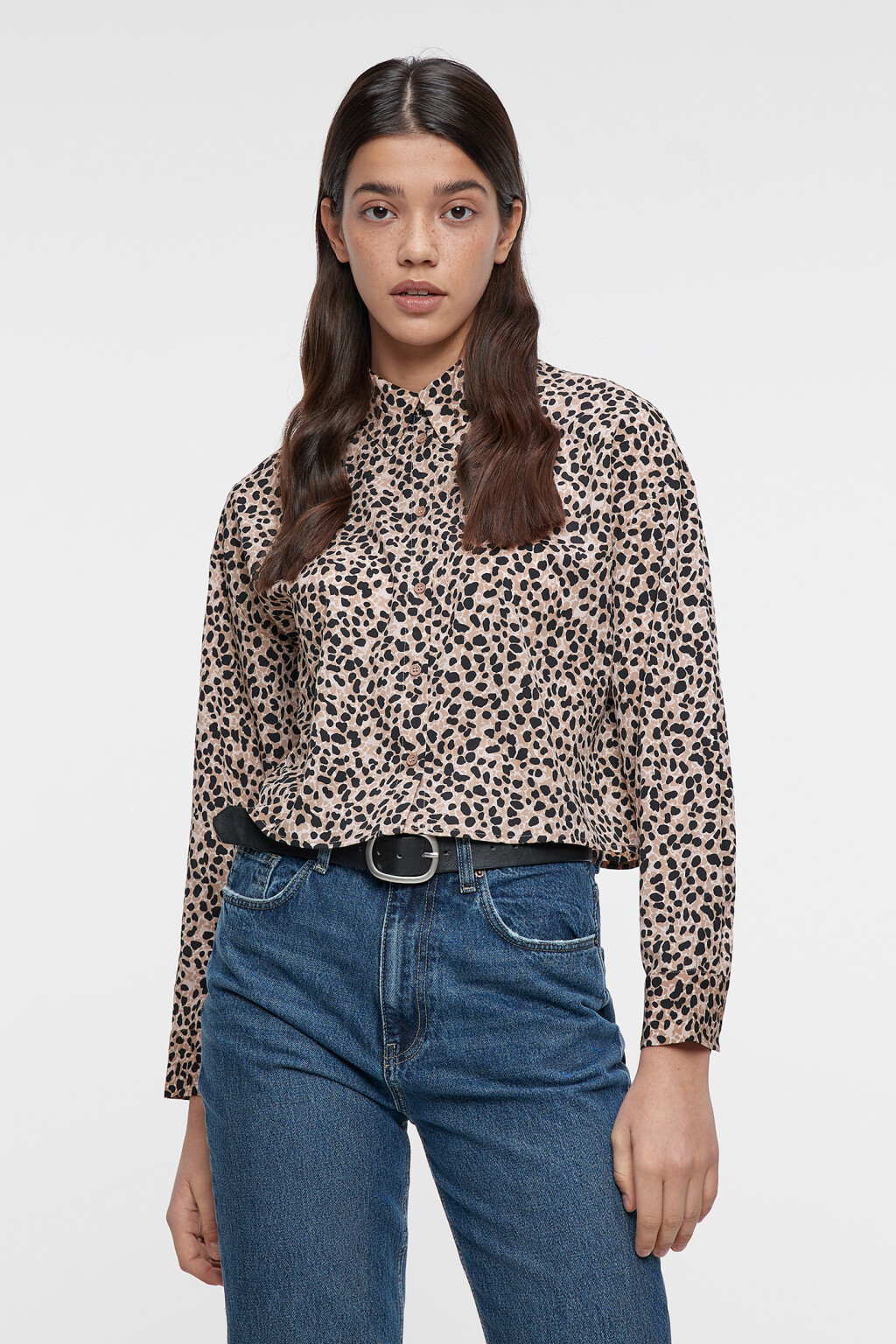 Блузка-рубашка oversize укороченная с принтом - цвет бежевый - 1