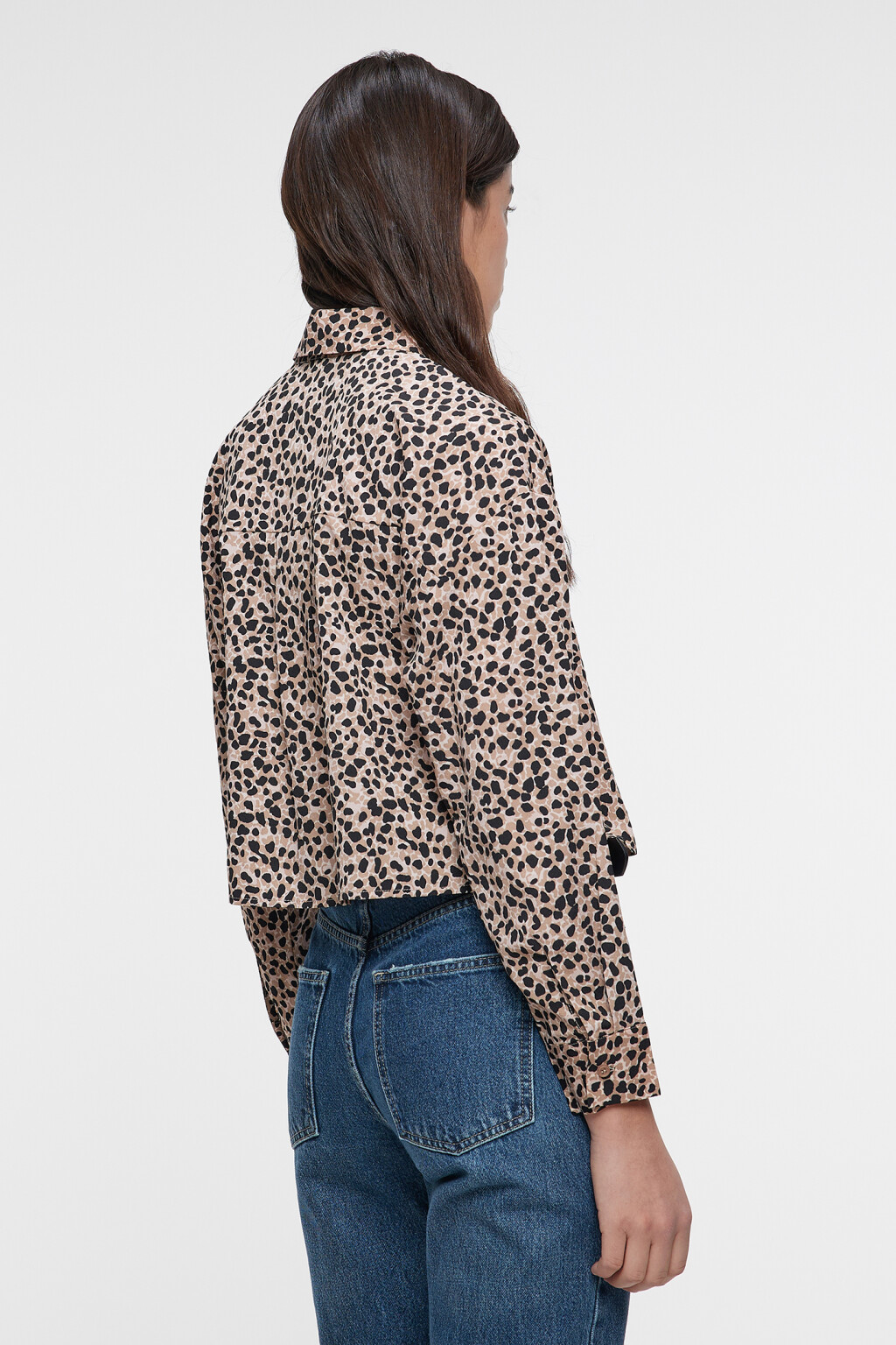 Блузка-рубашка oversize укороченная с принтом - цвет бежевый - 3