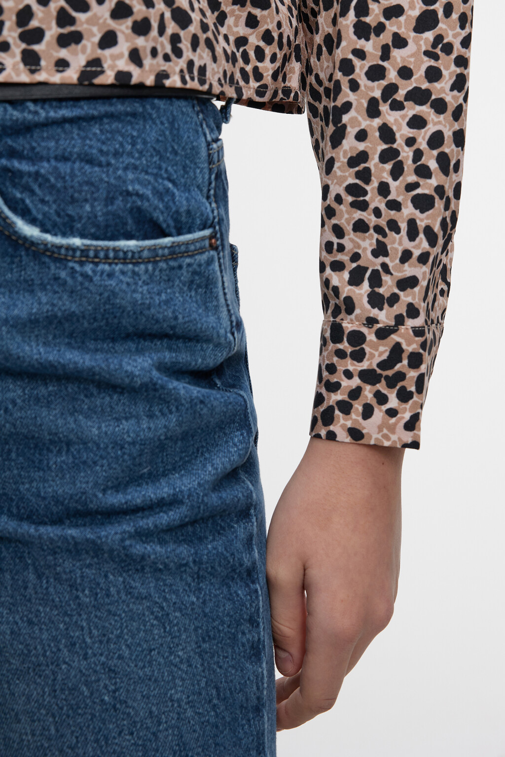 Блузка-рубашка oversize укороченная с принтом - цвет бежевый - 7