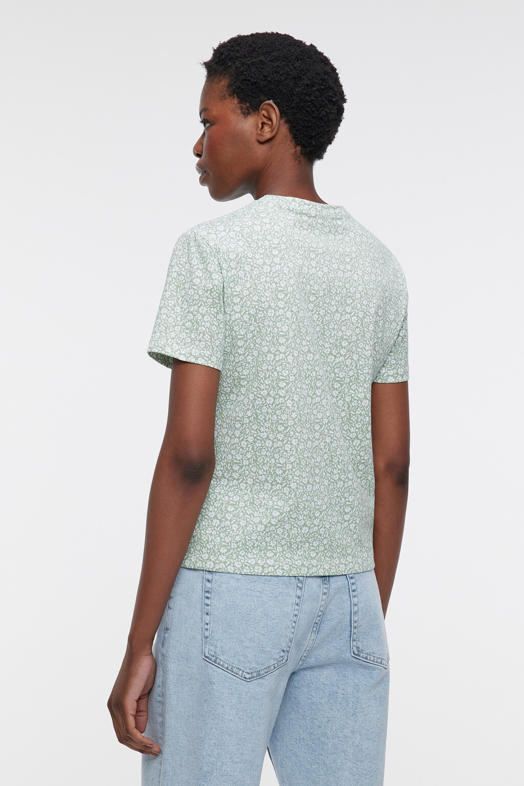 Футболка хлопковая прямая с цветочным принтом - цвет зеленый - 3