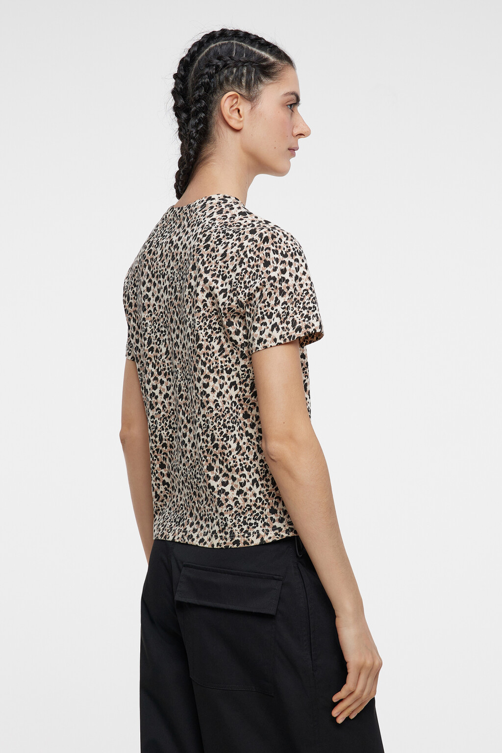 Футболка хлопковая прямая с цветочным принтом - цвет бежевый - 3