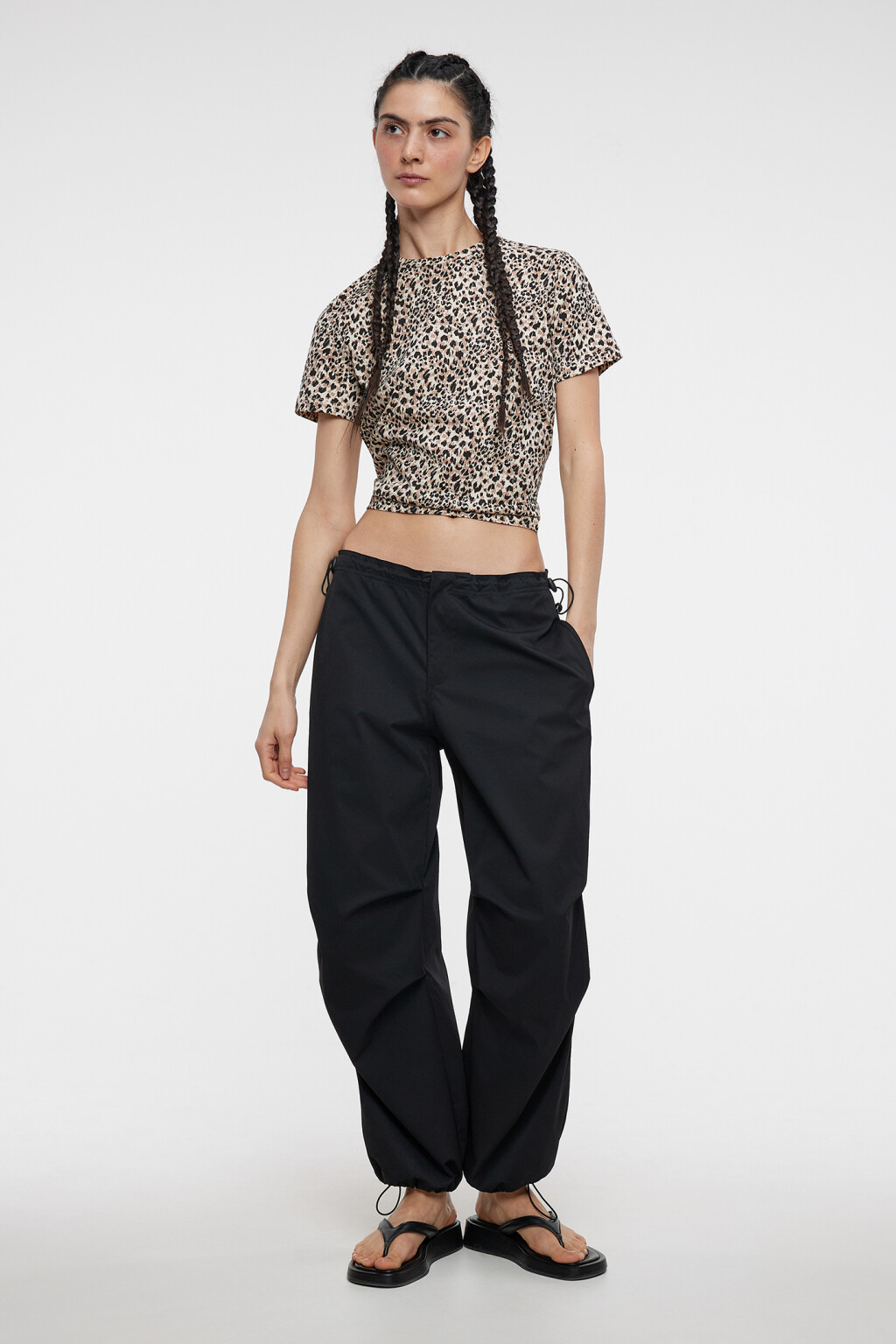 Футболка хлопковая прямая с цветочным принтом - цвет бежевый - 4