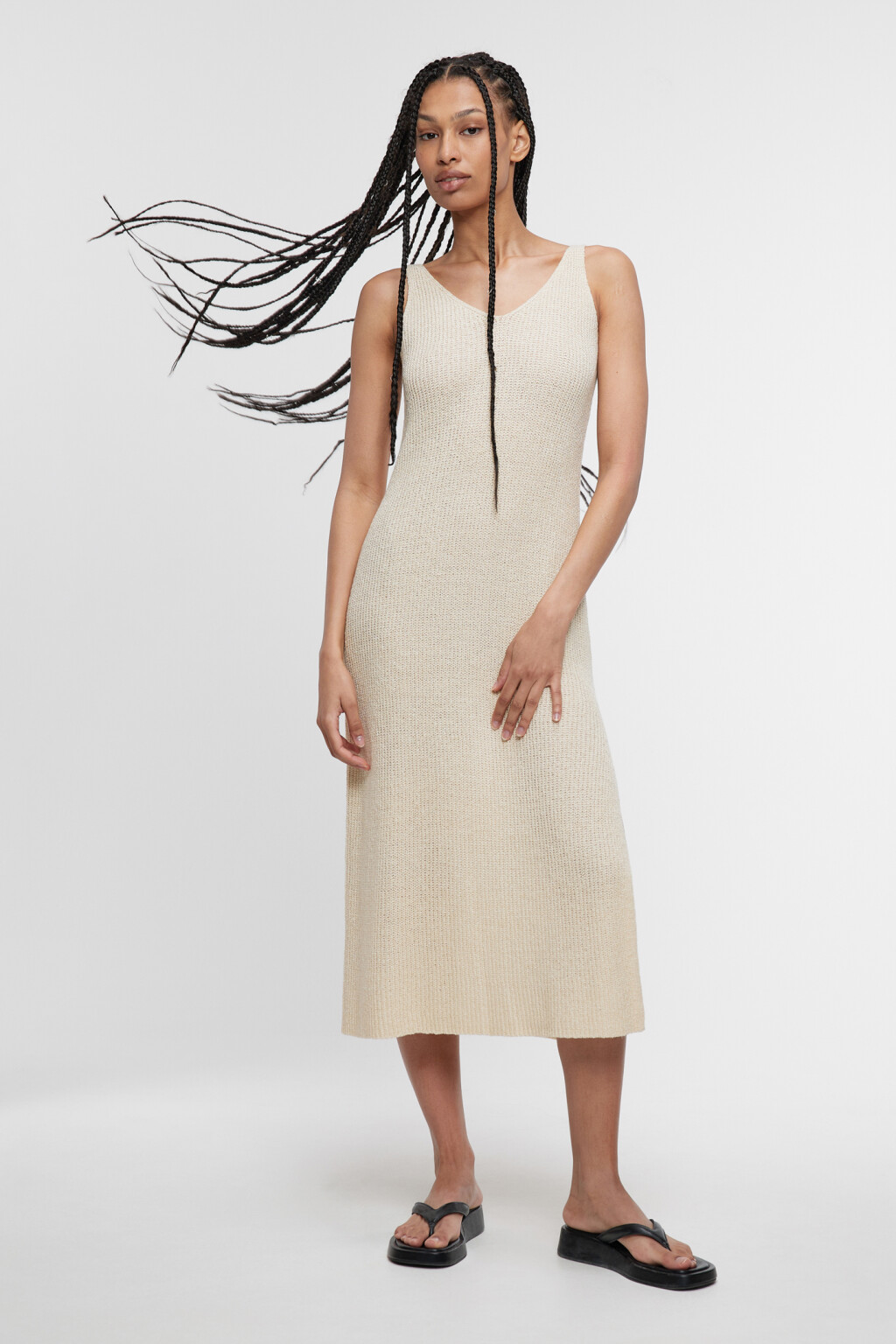 Платье-майка миди вязаное с разрезом на бедре - цвет бежевый - 4