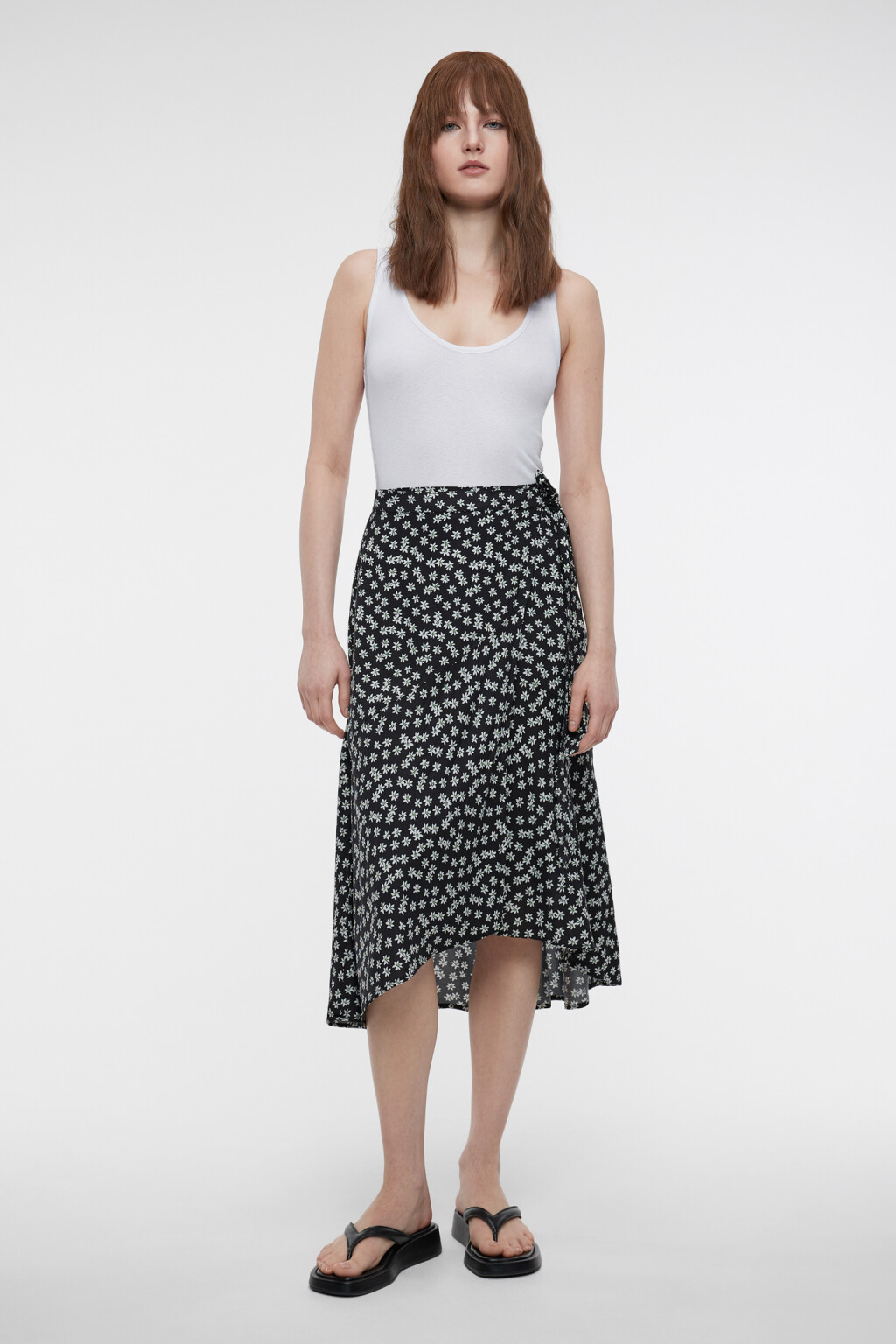 Юбка миди вискозная асимметричная с запахом и поясом - цвет черный - 4