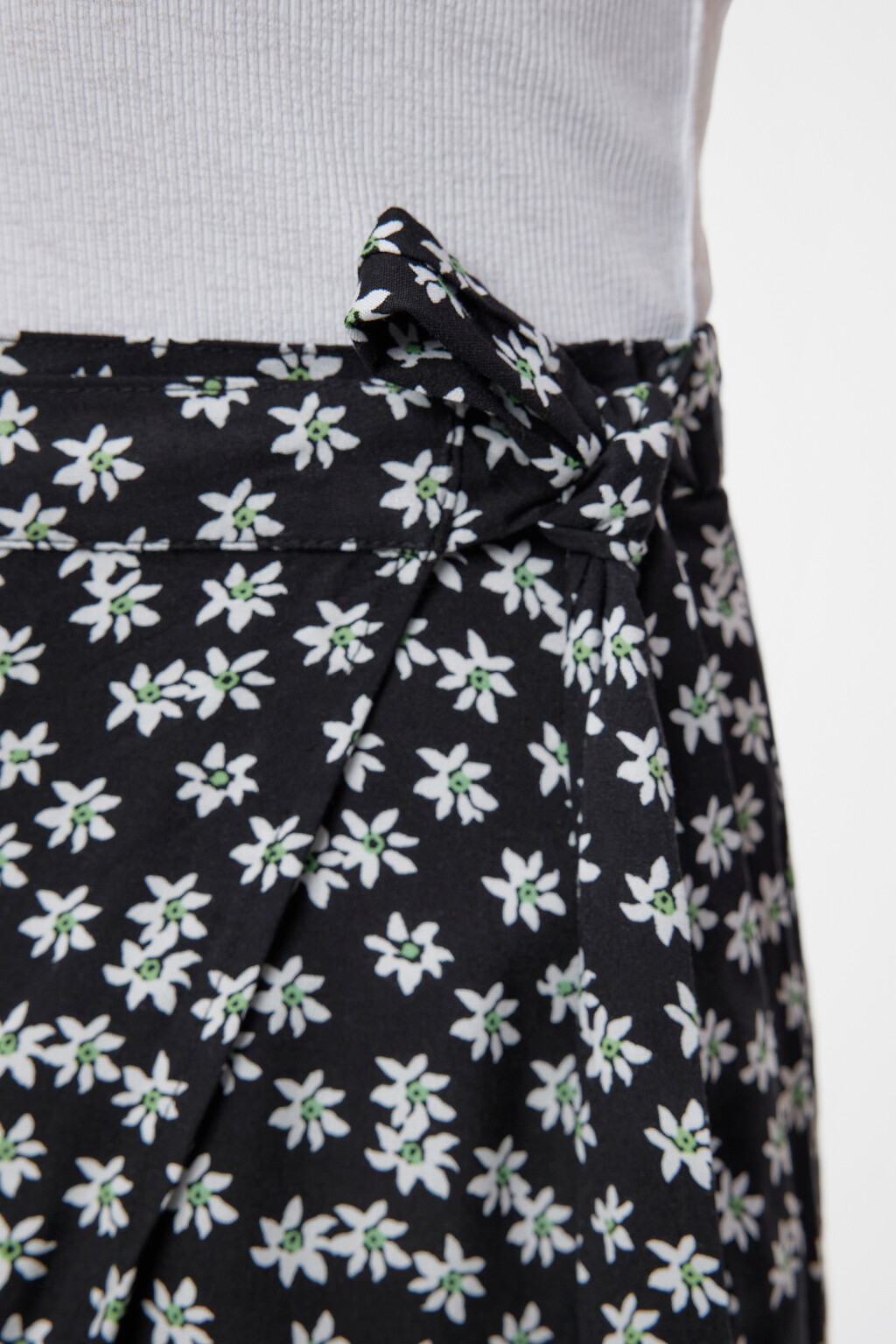 Юбка миди вискозная асимметричная с запахом и поясом - цвет черный - 5