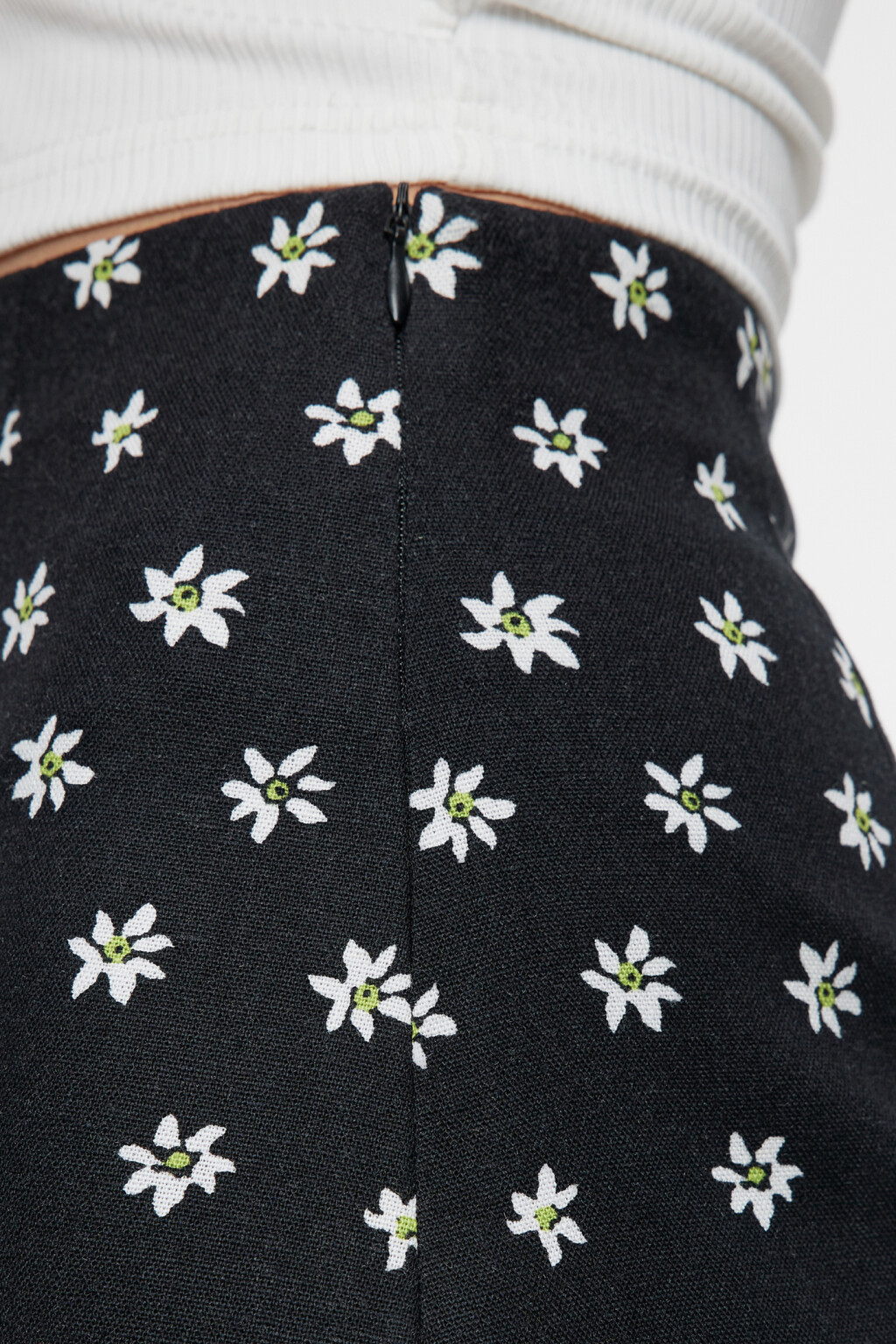 Юбка-карандаш мини льняная с разрезами - цвет черный - 5