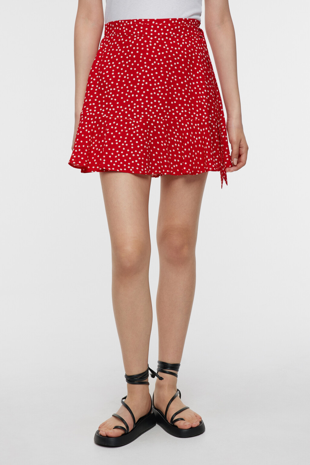 Юбка-шорты мини вискозная с поясом и цветочным принтом - цвет красный - 1