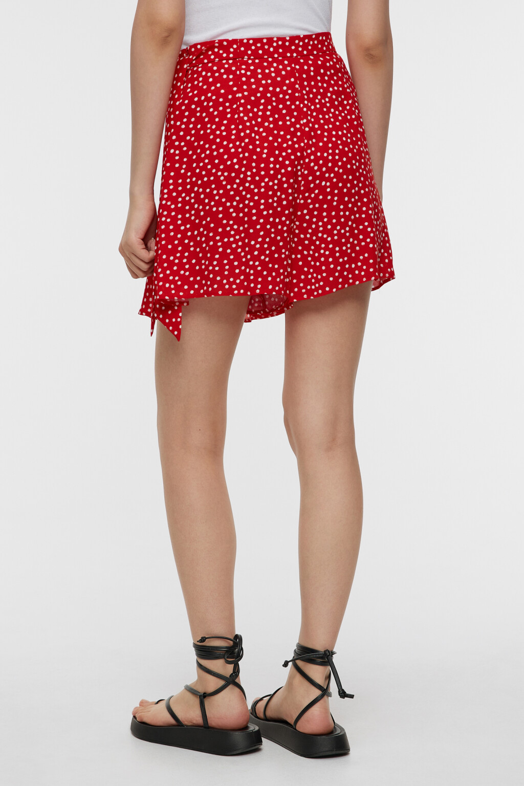 Юбка-шорты мини вискозная с поясом и цветочным принтом - цвет красный - 3