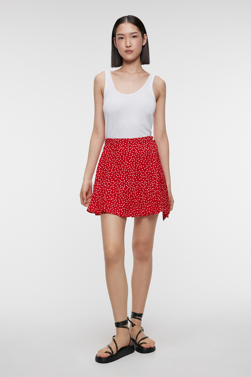 Юбка-шорты мини вискозная с поясом и цветочным принтом - цвет красный - 4