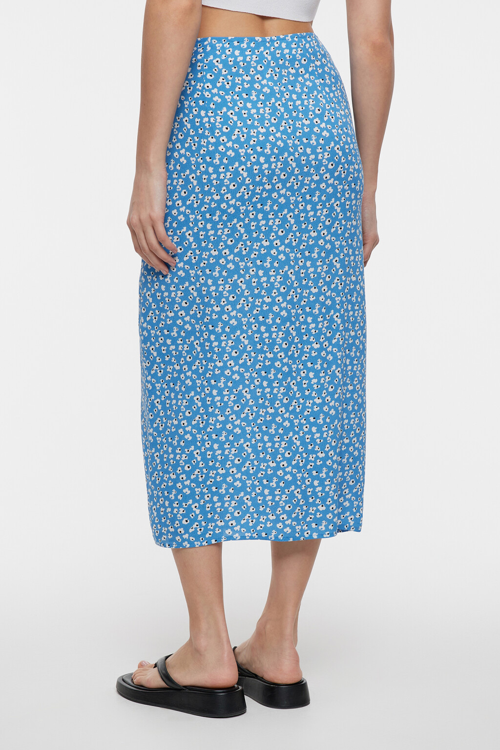 Юбка миди вискозная с разрезом и цветочным принтом - цвет голубой - 3
