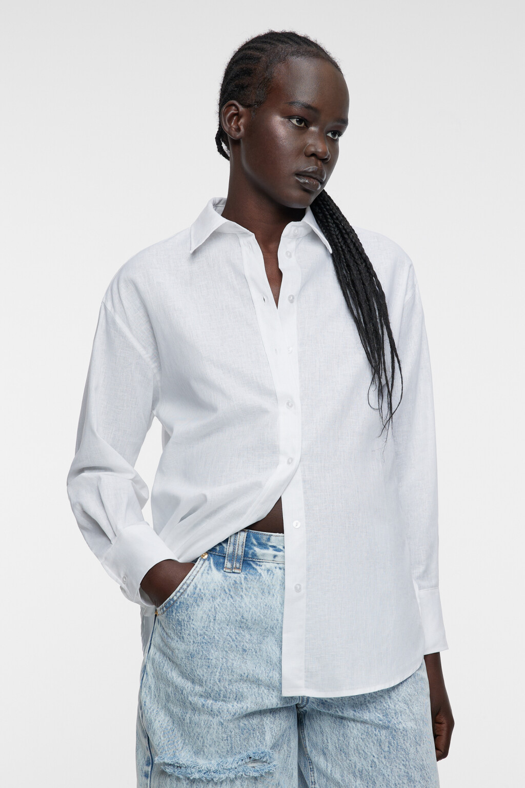 Блузка-рубашка oversize льняная классического кроя - цвет белый - 2