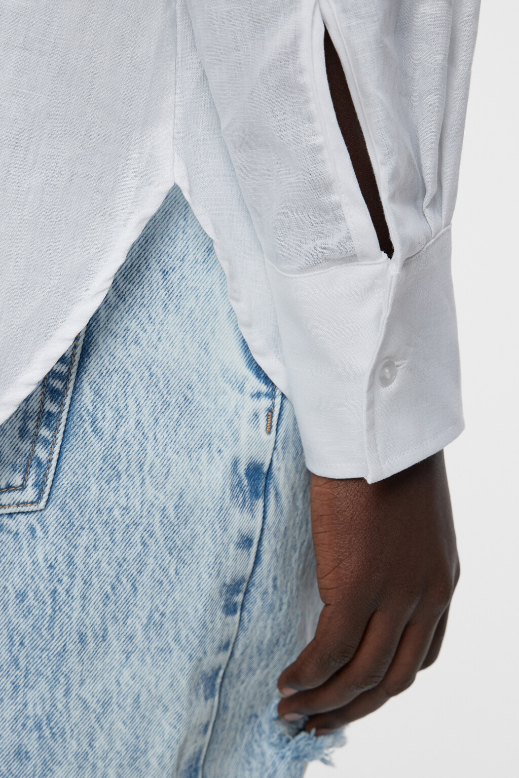 Блузка-рубашка oversize льняная классического кроя - цвет белый - 6