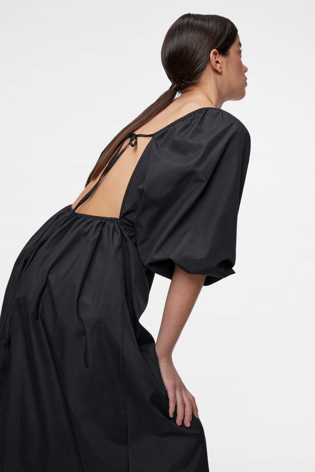 Платье-трапеция миди широкое с V-вырезом - цвет черный - 6