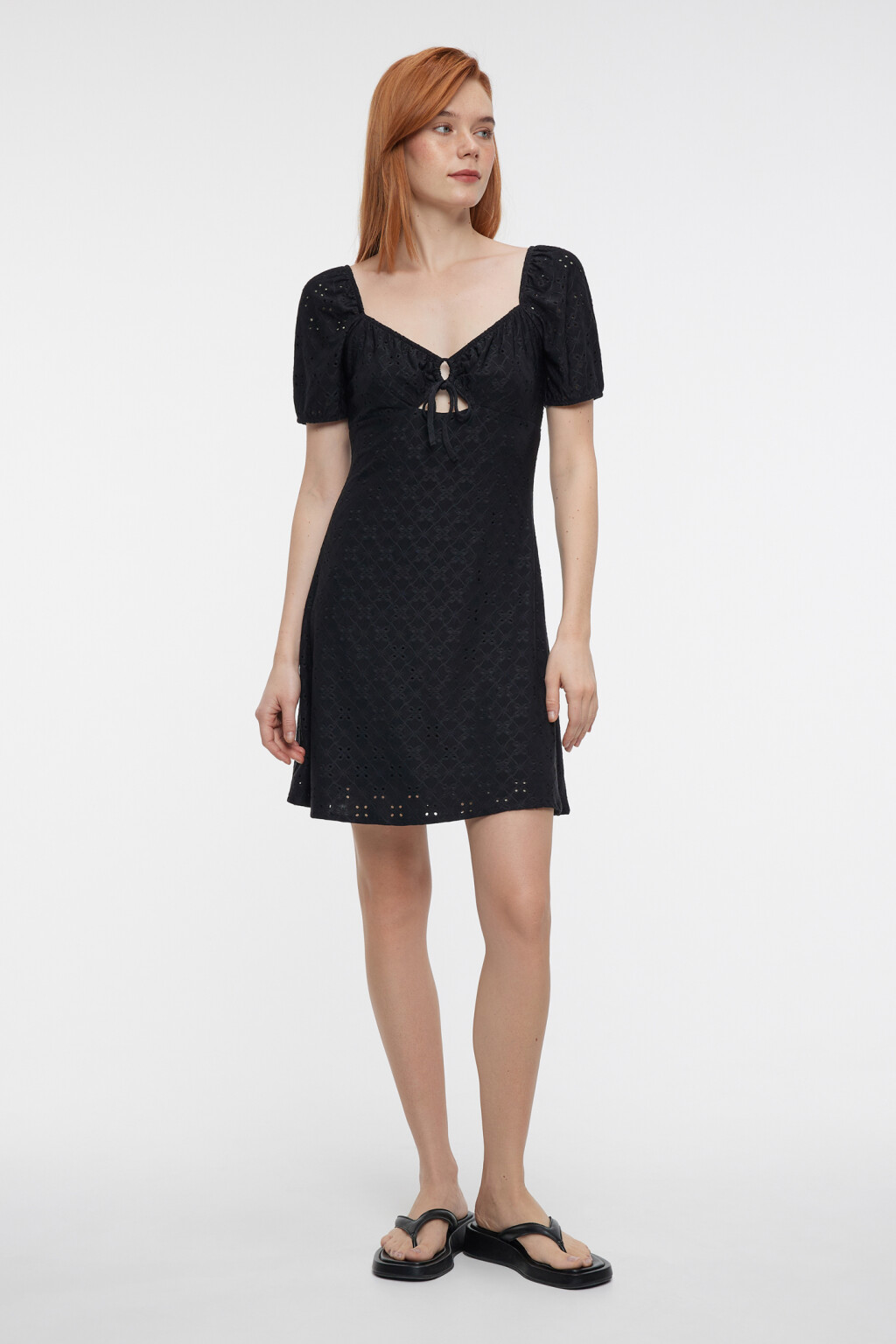 Платье мини ажурное приталенное с завязками на груди - цвет черный - 1