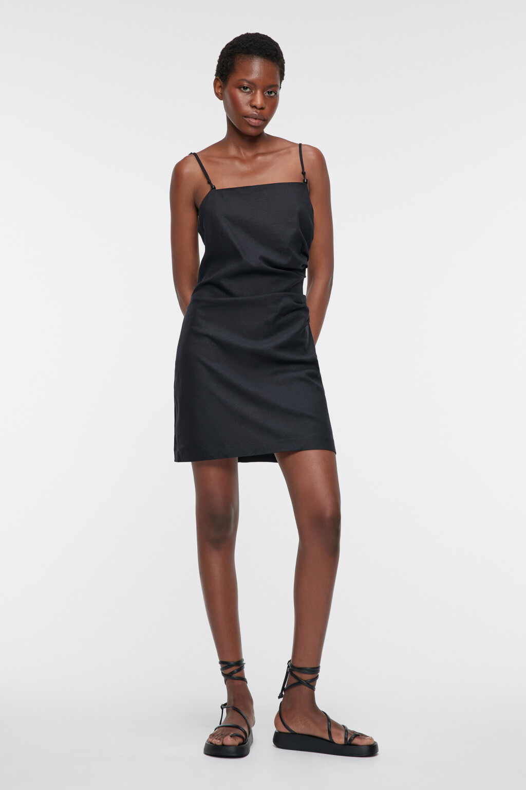 Сарафан льняной на тонких бретельках с бусинами - цвет черный - 4