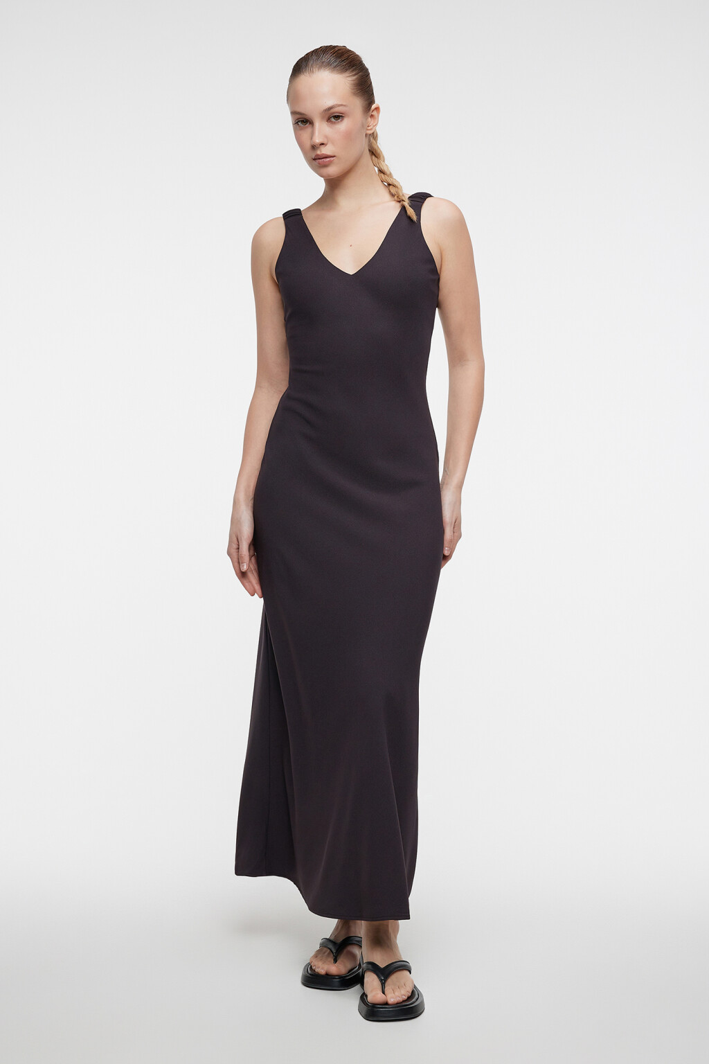 Платье миди вечернее приталенное на широких бретелях - цвет черный - 1