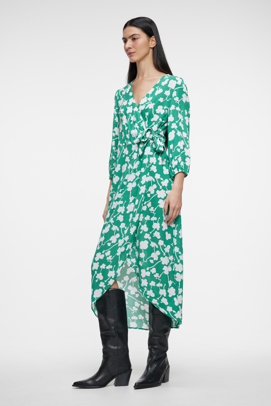 Платье миди вискозное с запахом и поясом - цвет зеленый - 2