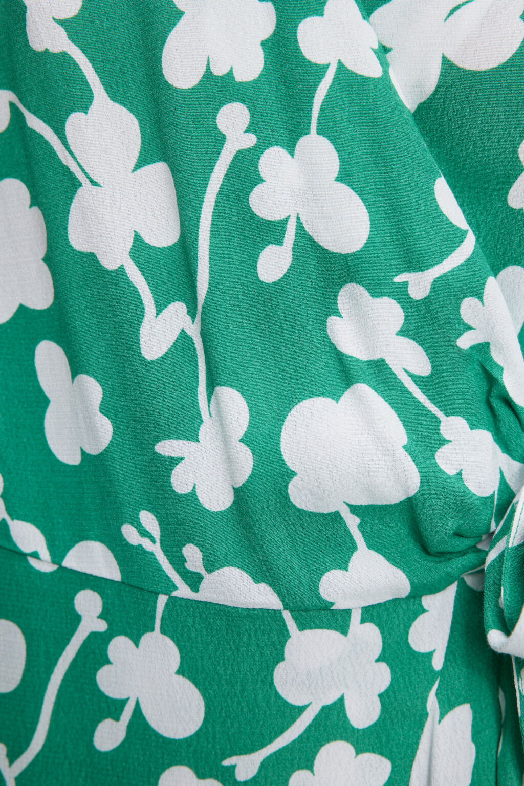 Платье миди вискозное с запахом и поясом - цвет зеленый - 5