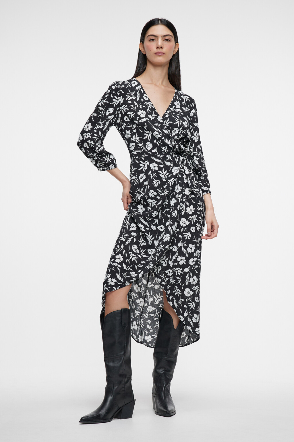 Платье миди вискозное с запахом и поясом - цвет черный - 4