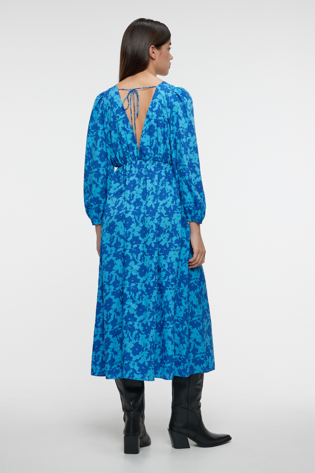 Платье миди приталенное с V-вырезом и завязками на спине - цвет синий - 2