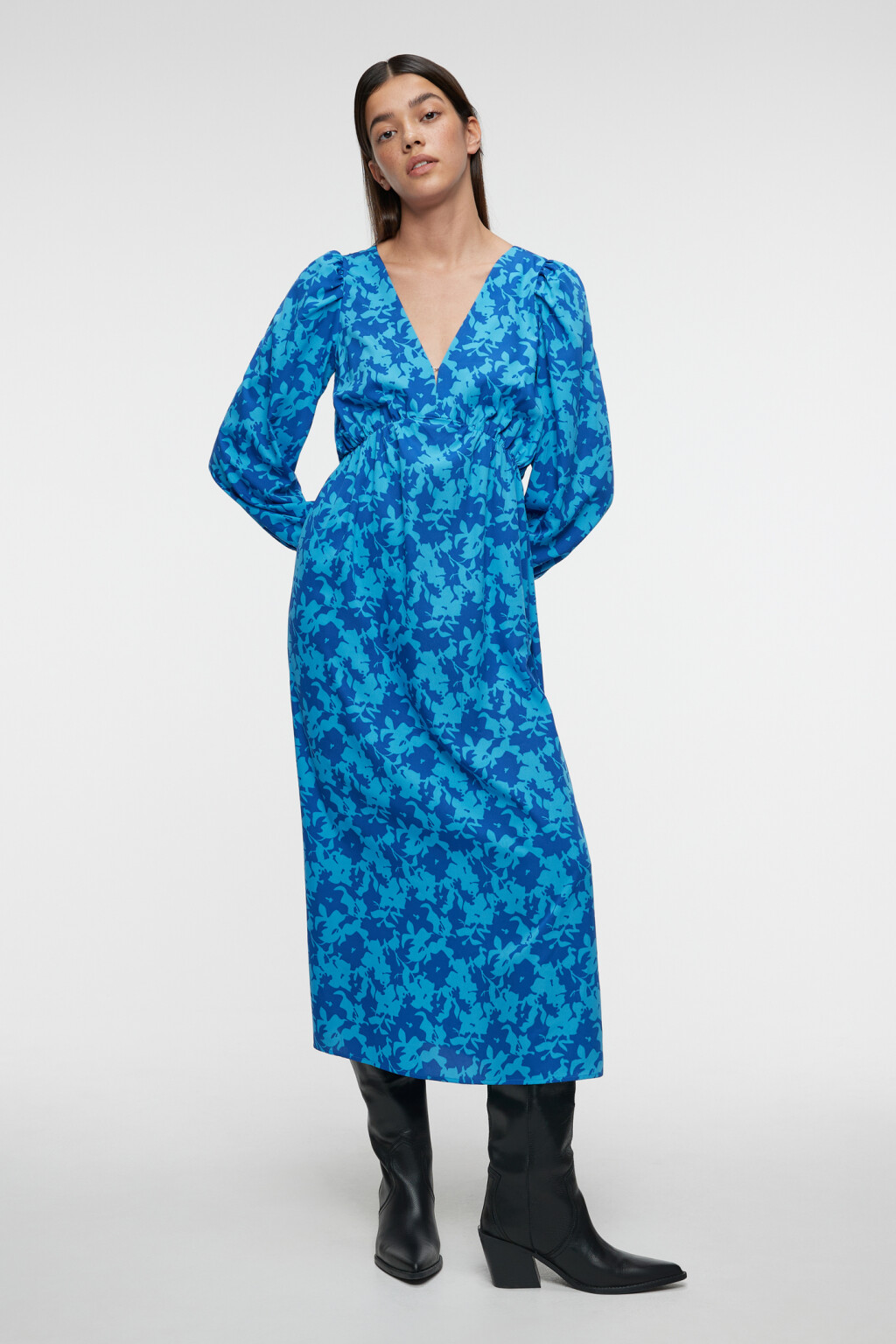 Платье миди приталенное с V-вырезом и завязками на спине - цвет синий - 6