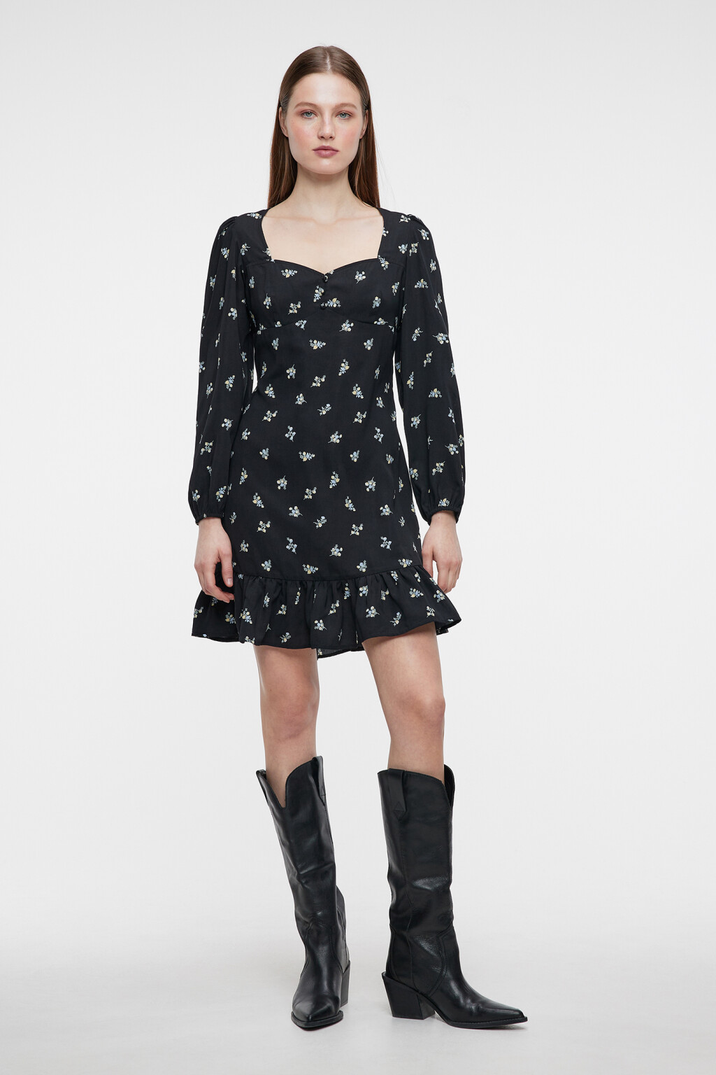 Платье мини приталенное с фигурным вырезом - цвет черный - 4