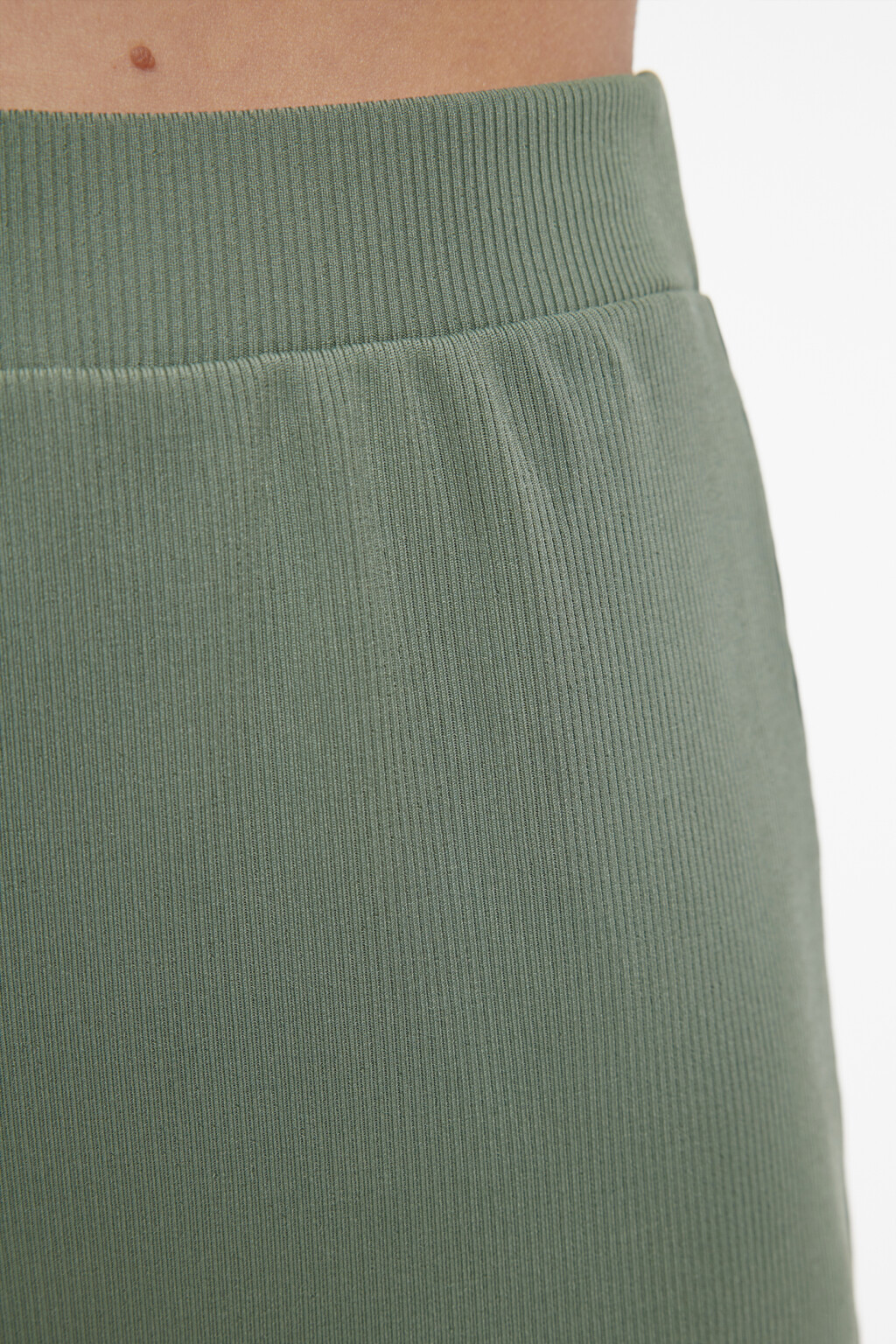 Брюки широкие костюмные с поясом на резинке - цвет зеленый - 5