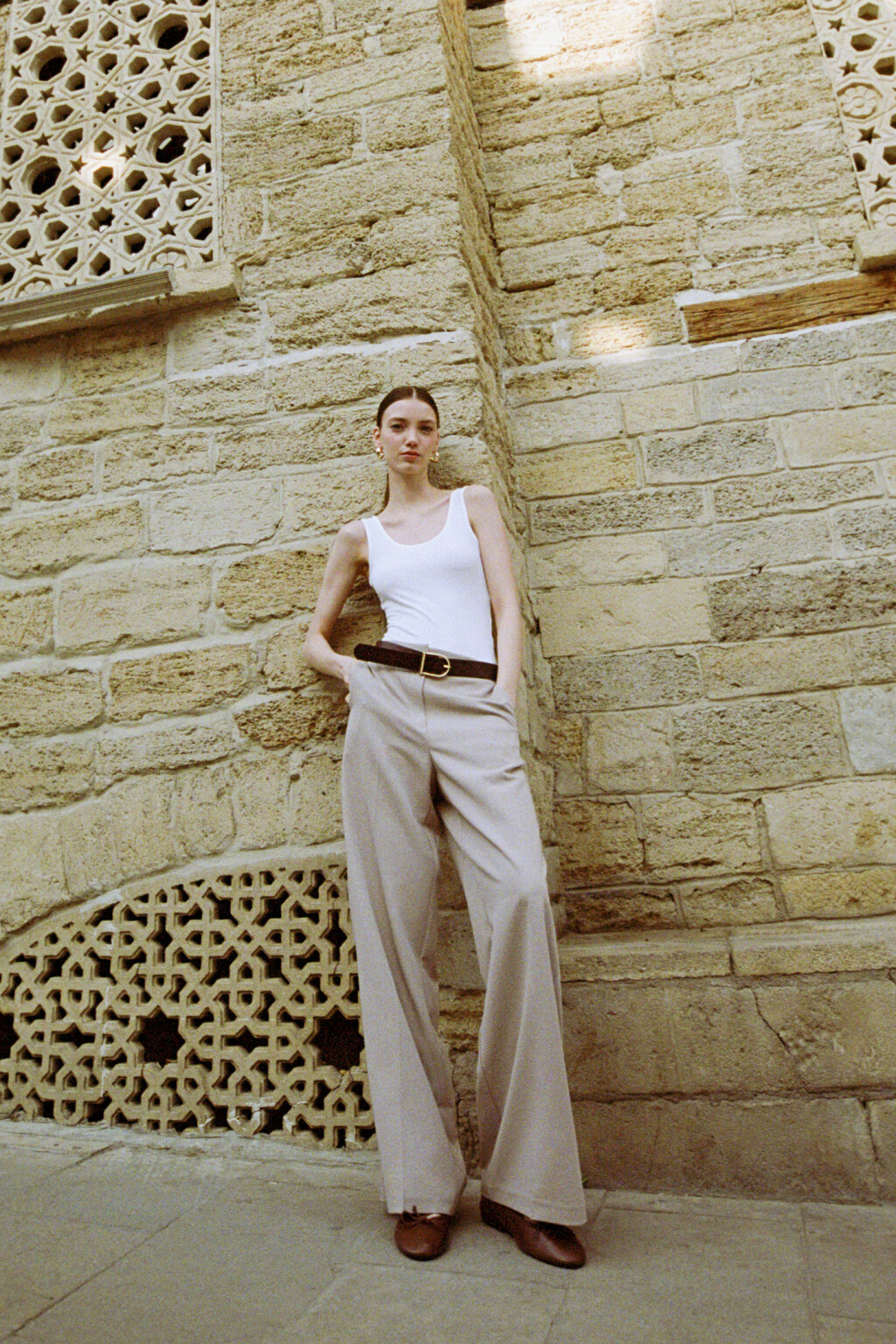 Брюки широкие льняные с высокой посадкой - цвет бежевый - 7