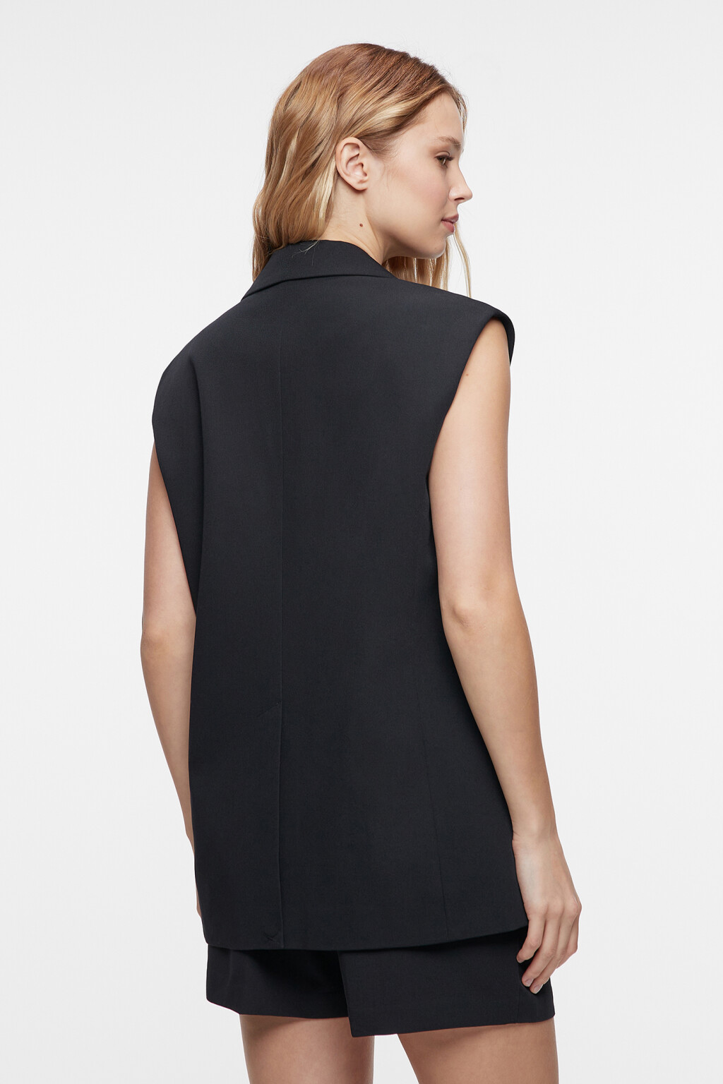 Жилет oversize удлиненный из костюмной ткани - цвет черный - 4