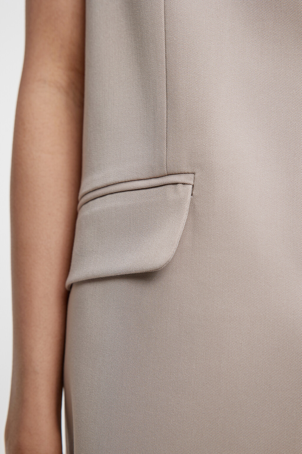 Жилет oversize удлиненный из костюмной ткани - цвет бежевый - 6