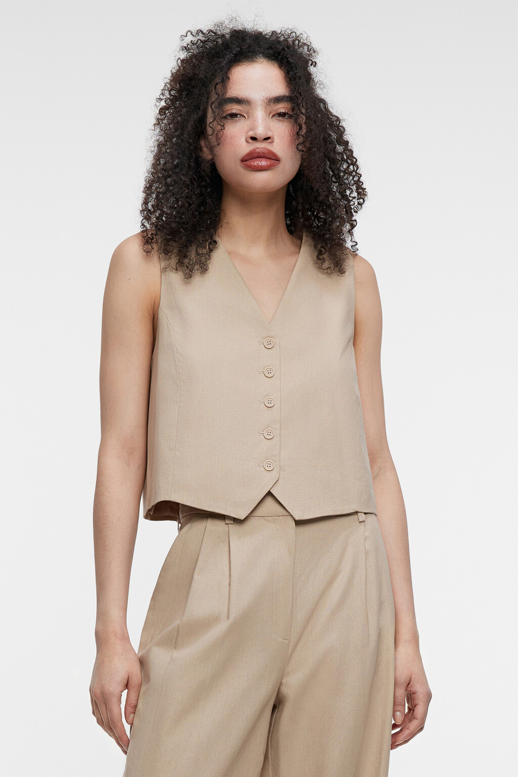 Жилет костюмный укороченный из льняной ткани - цвет бежевый - 1