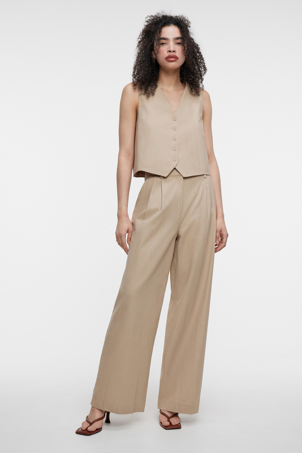 Жилет костюмный укороченный из льняной ткани - цвет бежевый - 4